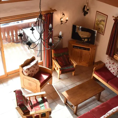 Magnificent Chalet With Balcony 아파트