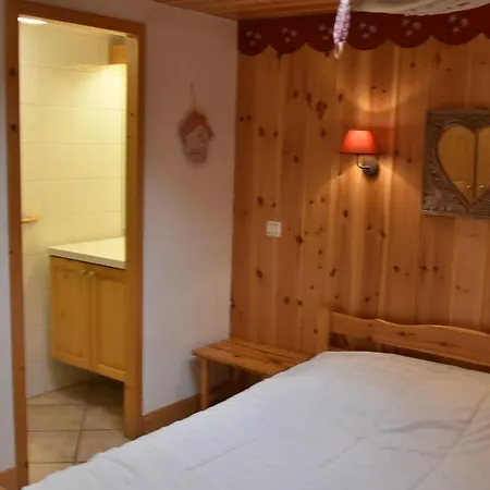 아파트 Magnificent Chalet With Balcony *