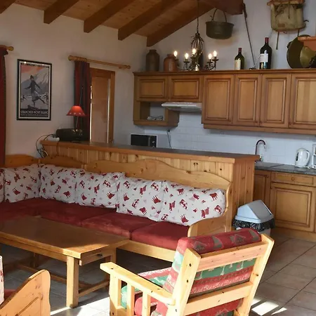Magnificent Chalet With Balcony 아파트